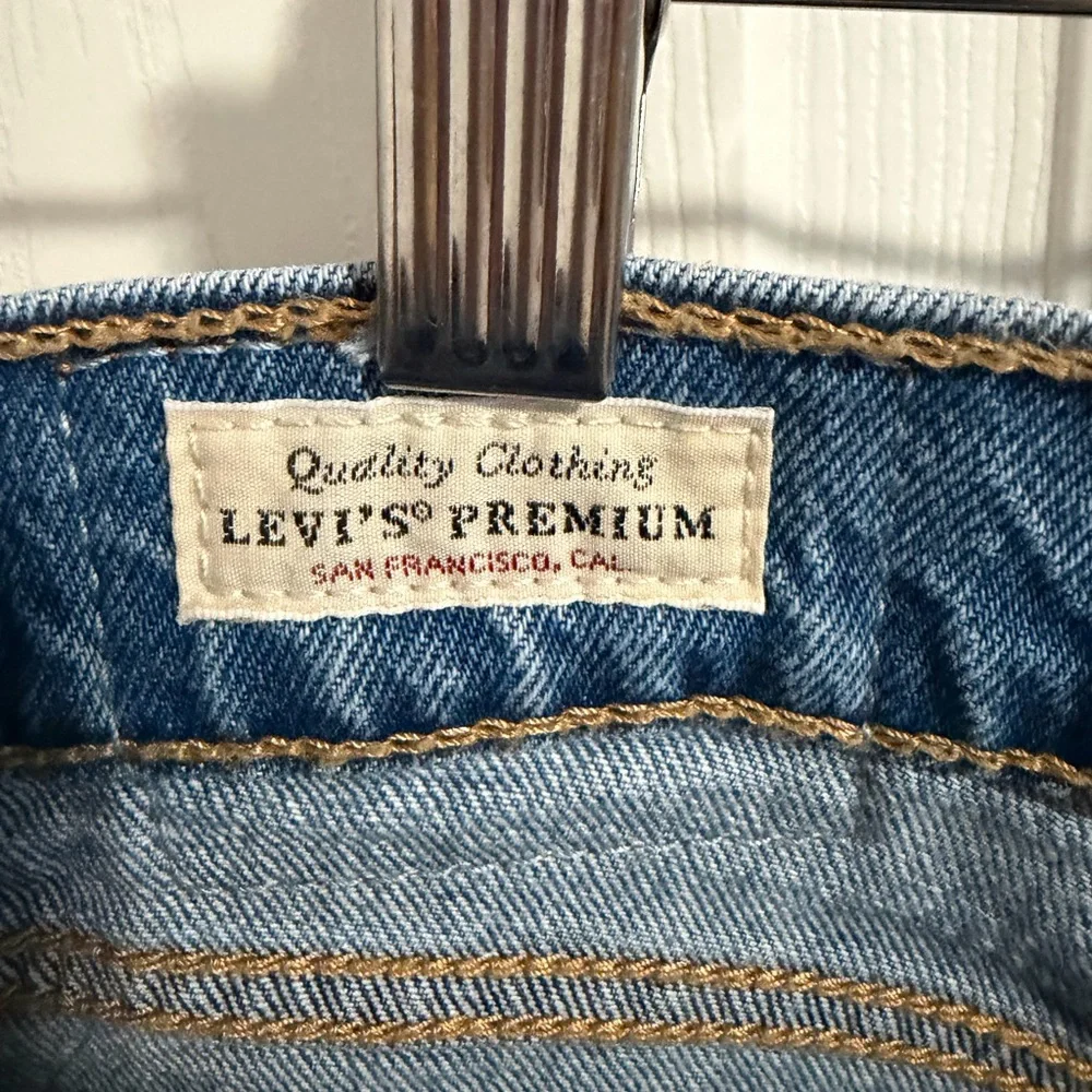 Levi’s Premium Wedgie Straight Jeans - Picture 4 of 4